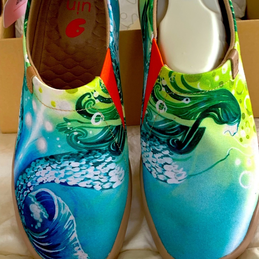 NIB Uin “Mermaid “slip ons size 8